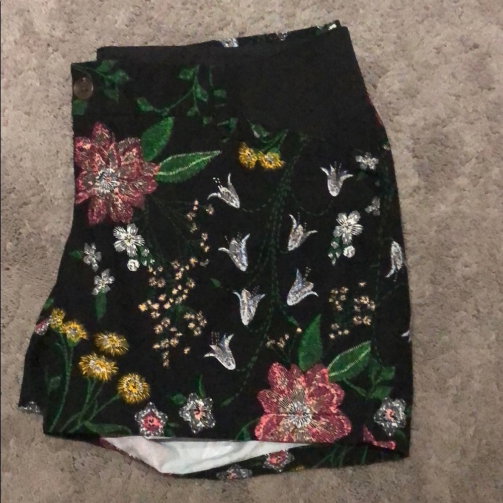 Old Navy Maternity Shorts